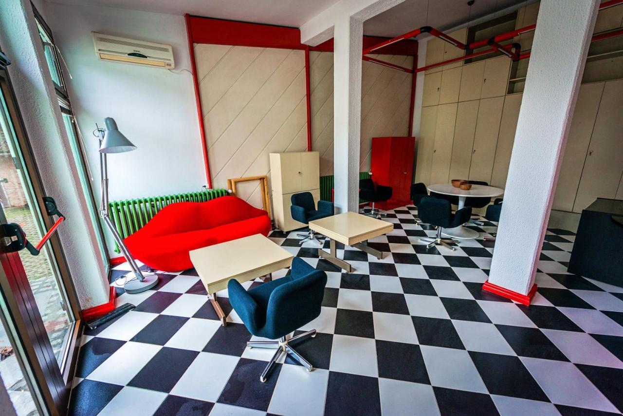 Pb Urban Garden Stay With Secured Parking Szávaszentdemeter Kültér fotó
