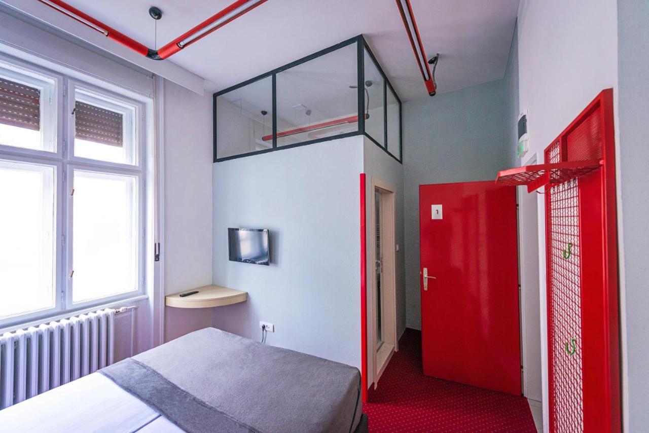 Pb Urban Garden Stay With Secured Parking Szávaszentdemeter Kültér fotó